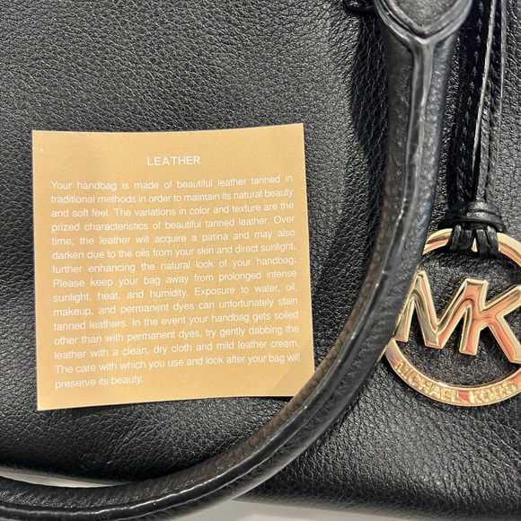 Michael Kors handbag w/ strap - Picture 12 of 12